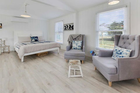 Shearers Cottage - Pet Friendly Holiday Accommodation - e-Seniors 0