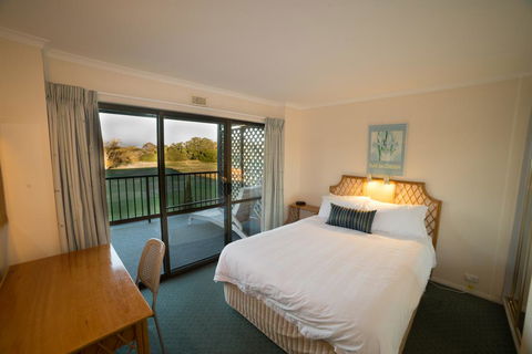 Shearwater Resort - e-Seniors 1
