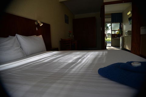 Ship Inn Motel - e-Seniors 2