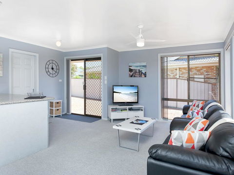 Shoreline Drive, Duplex 01,39, Little Pearl - e-Seniors 2