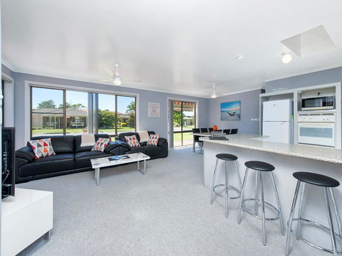 Shoreline Drive, Duplex 01,39, Little Pearl - e-Seniors 0