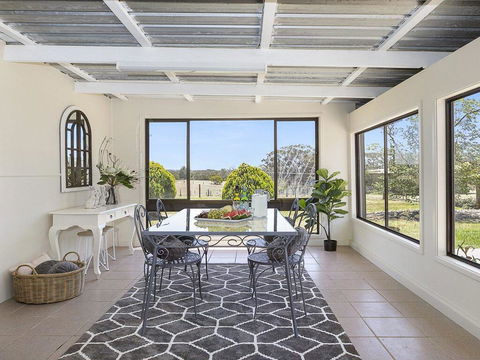 Silky Oak Cottage - Cosy With Country Views - e-Seniors 0