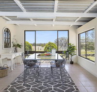 Silky Oak Cottage - cosy with country views - e-Seniors