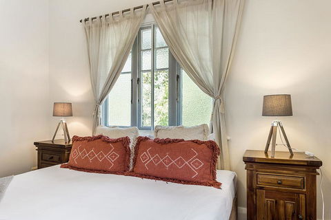 Skye Lodge Byron Bay - Walk To Town In 5 Minutes! - e-Seniors 3