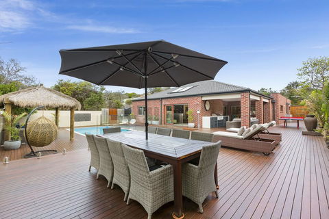 Sorrento Serenity Luxury Villa With Private Pool, Theatre And Games Room - e-Seniors 0
