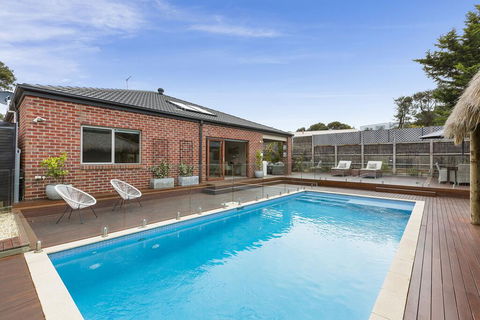 Sorrento Serenity Luxury Villa With Private Pool, Theatre And Games Room - e-Seniors 1