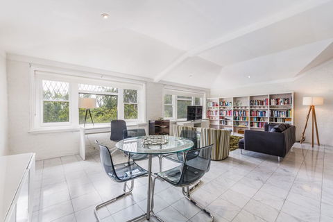 Spoilt For Choice 2-bed/2-bath + Free Parking - e-Seniors 3