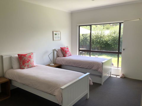 Spray Point Beach House: Entertaining Deck - e-Seniors 0