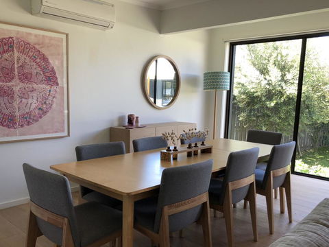 Spray Point Beach House: Entertaining Deck - e-Seniors 1