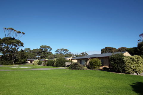 Spring Bay Villas - e-Seniors 0