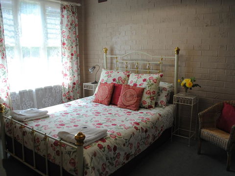 Springhurst Butter Factory - e-Seniors 1