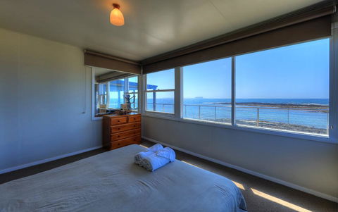 Stanley View Beach House - e-Seniors 3