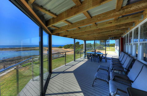 Stanley View Beach House - e-Seniors 2