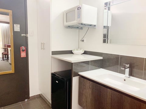 Statesman Motor Inn - e-Seniors 2