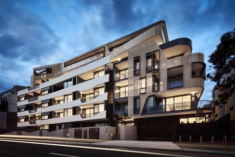 StayCentral Essendon Escape Sub-penthouse - e-Seniors 1