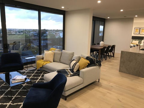 StayCentral Essendon Escape Sub-penthouse - e-Seniors 3