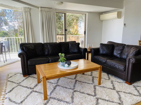 Steps From Mudjimba Beach 3 BR Apt Sunshine Coast With WIFI,Pool,Parking - e-Seniors 1