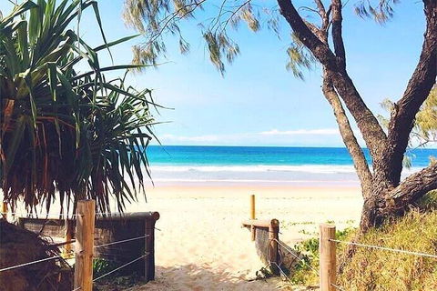 Steps From Mudjimba Beach 3 BR Apt Sunshine Coast With WIFI,Pool,Parking - e-Seniors 0