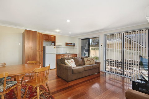 Strathmore Lodge - e-Seniors 2