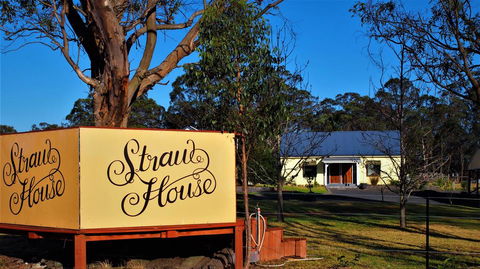 Straw House B And B - e-Seniors 0