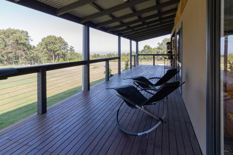 Studio 165 Hidden Gem On 50 Acres With Bay Views - e-Seniors 0