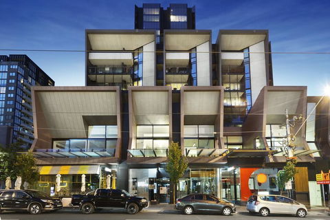 STYLISH 2BR 2BTH + CAR = HEART OF SOUTH YARRA - e-Seniors 0