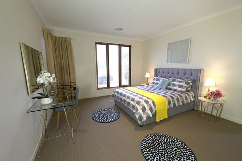 Stylish Luxe House For Big Group Near Shopping Center - e-Seniors 1