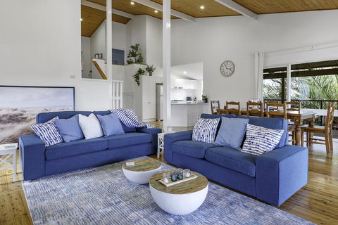 Stylish Renovated Home - Ocean Views - Fireplace - e-Seniors 2