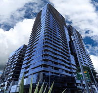 Stylist 2 Bedrooms Apartment with Pool/GYM/Parking - e-Seniors