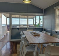 Sublime Beachfront Queenslander on the Esplanade - e-Seniors