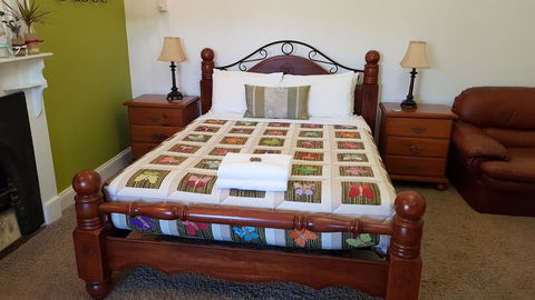 Suites On Avon - e-Seniors 1