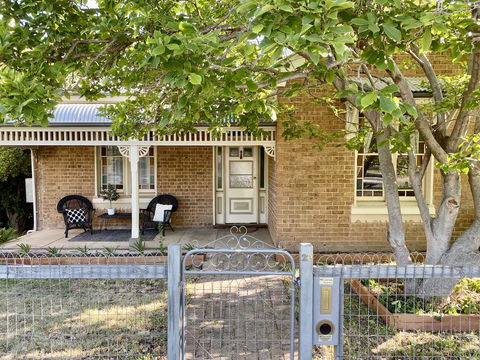 SUMMER HOUSE - CENTRAL LOCATION Near PARK - e-Seniors 3