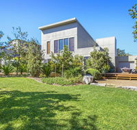 Sunshine Beach House-25 metre walk to the beach - e-Seniors