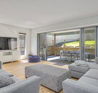 Sunshine Beach House Brand new stunning - e-Seniors