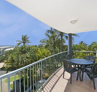 Sunshine Cove across the road from the beach - e-Seniors