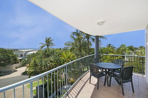 Sunshine Cove, Across The Road From The Beach - e-Seniors 0