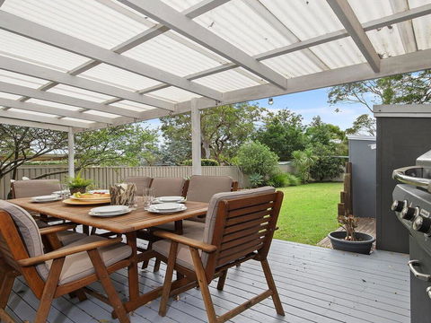 Sunshine Dazed - Walk To Shops And Cafes - e-Seniors 0