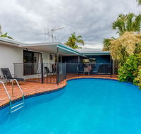 Sunyata Beach House - Rainbow Beach Beachside escape with a pool pet friendly and Wi-Fi - e-Seniors