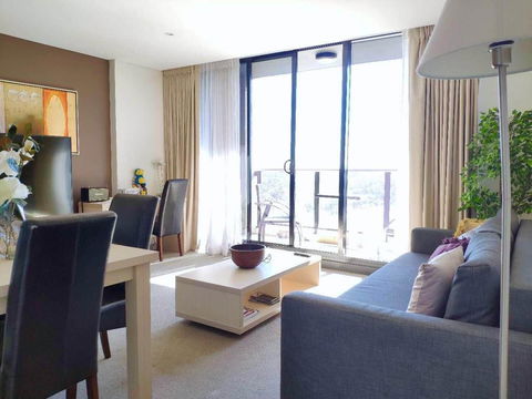 Super Luxurious Apartment On North Terrace - e-Seniors 0