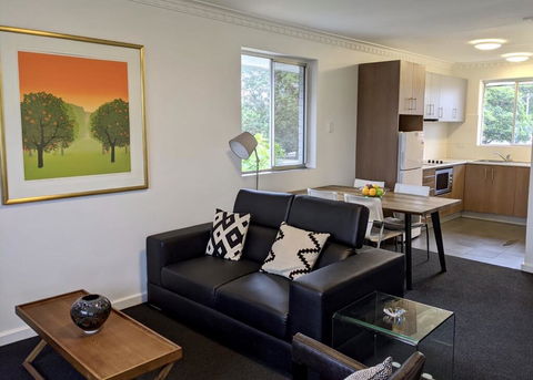 Superb 2 BR Apartment Minutes To CBD- Cen8 - e-Seniors 0