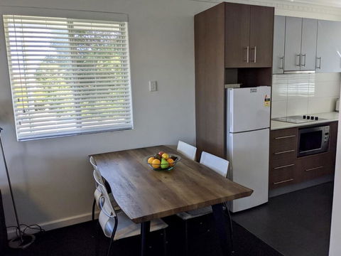 Superb 2 BR Apartment Minutes To CBD- Cen8 - e-Seniors 2