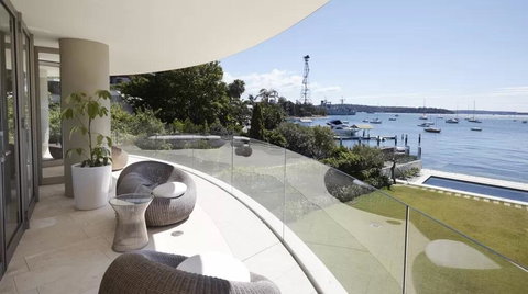 Superb 3 Bedroom, 2 Bathroom First Level Waterfront - e-Seniors 3