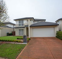 Superb Luxe 5BR housePoint Cook near lake - e-Seniors
