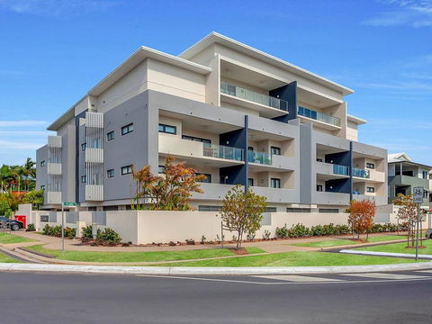 Superior Luxury Apartment In The City - e-Seniors 1
