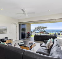 Surf 101 on Cabarita Beach - e-Seniors