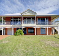 Surf Break - Fingal Bay - e-Seniors