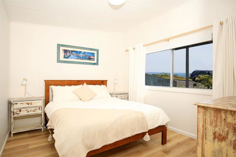 Surf Shack - Pet Friendly - 1 Min Walk To Beach - e-Seniors 3