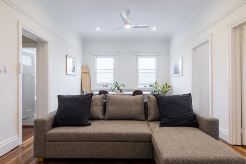 Surf Shack Coogee Beach - e-Seniors 2