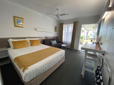 Surf Street Motel - e-Seniors 1