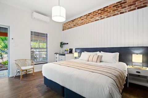 Surfaris Retreat - e-Seniors 2